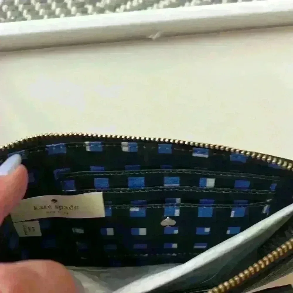 Vintage new with tags Kate Spade north court bow wristlet in black